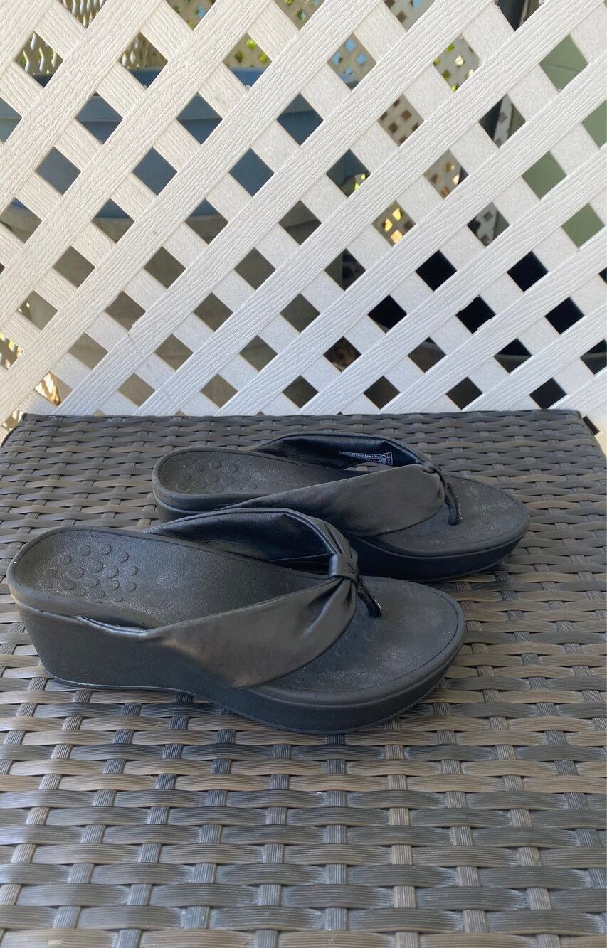 Vionic sandals women size 6